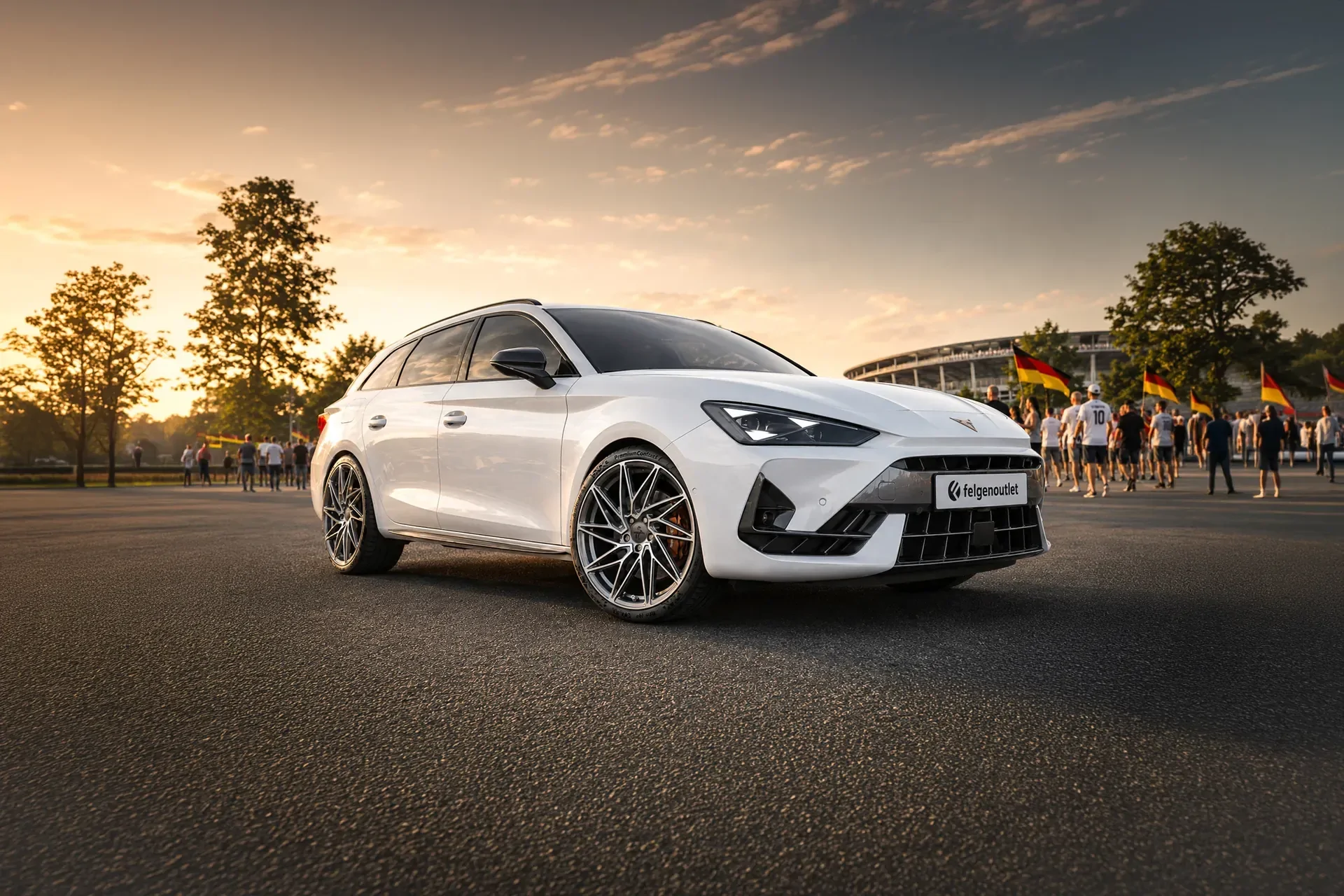 Cupra Leon Sportstourer mit Keskin KT20 in palladium front polish