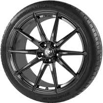 R³ Wheels R3H03 mit Reifen