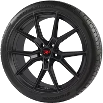 R³ Wheels R3F01 FlowForged mit Reifen